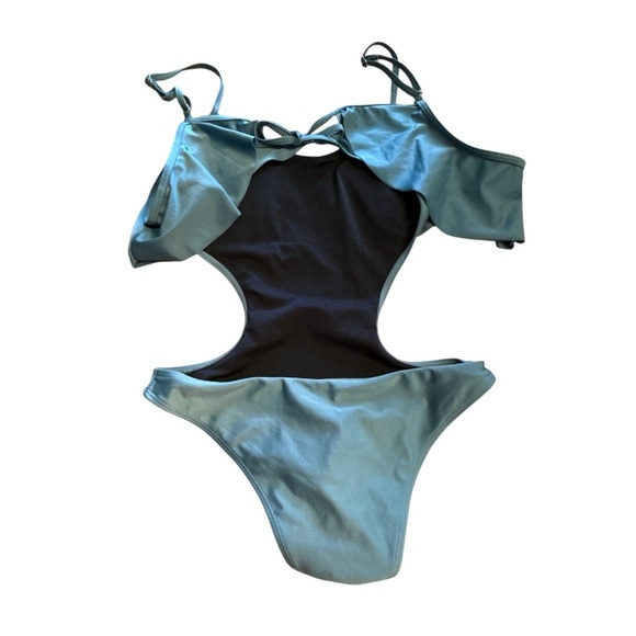 Stylish Blue Ruffle Swimsuit - Picture 6 of 6